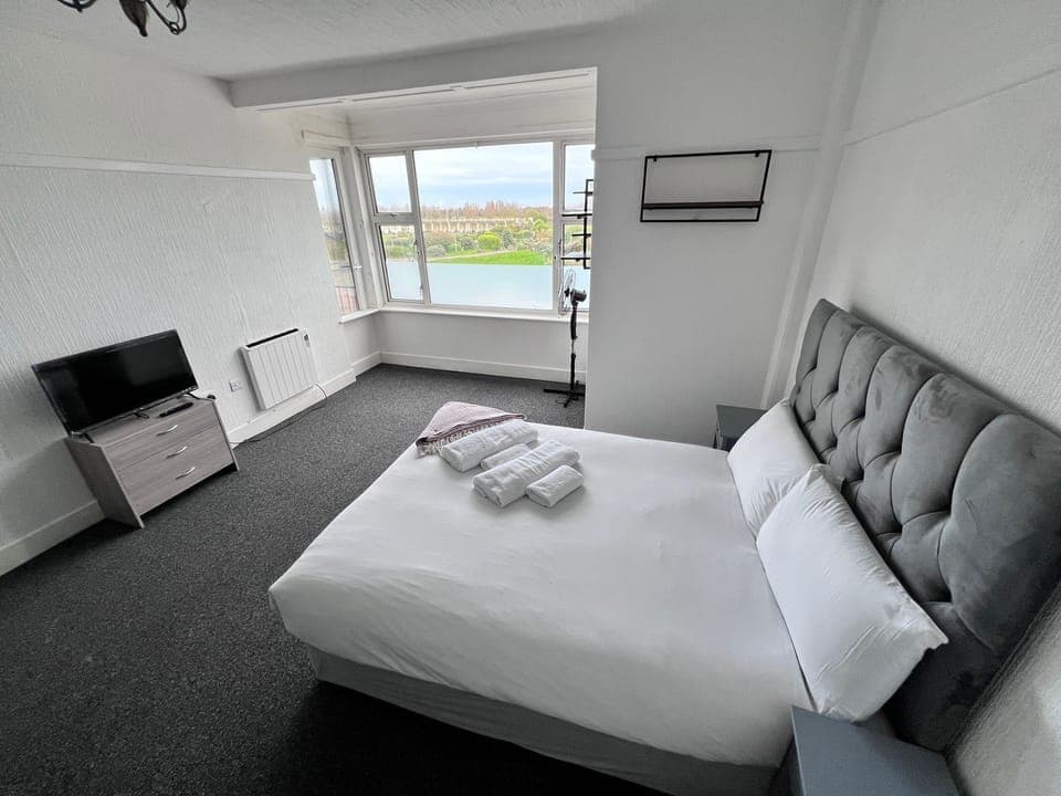 Double Bed - Sea View 