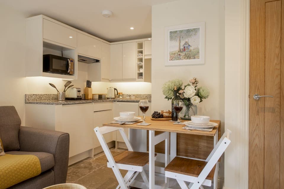 Little Croft, Kettlewell: The kitchen has all you need for a short break in the Dales
