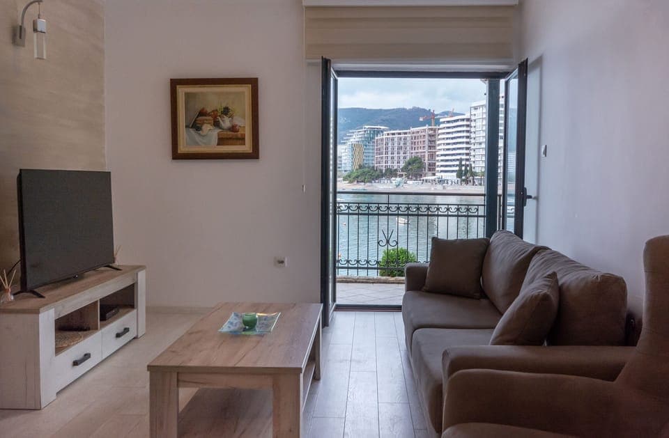 Beautiful and cozy living room with sea view.