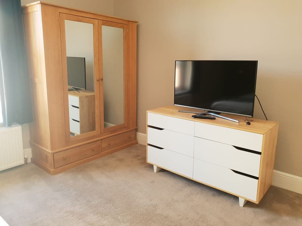 Avenue Road Bedroom with oak wardrobe, Smart TV