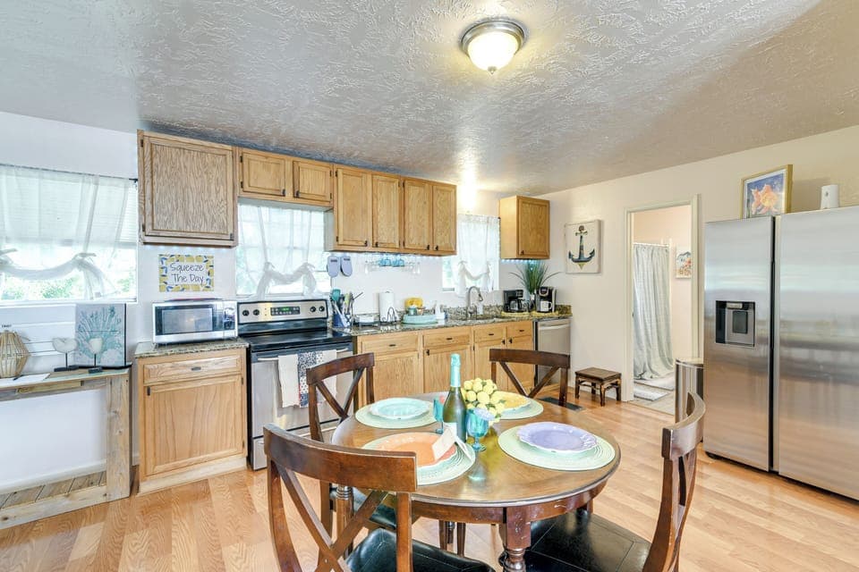 Interior | Open Floor Plan | Free WiFi