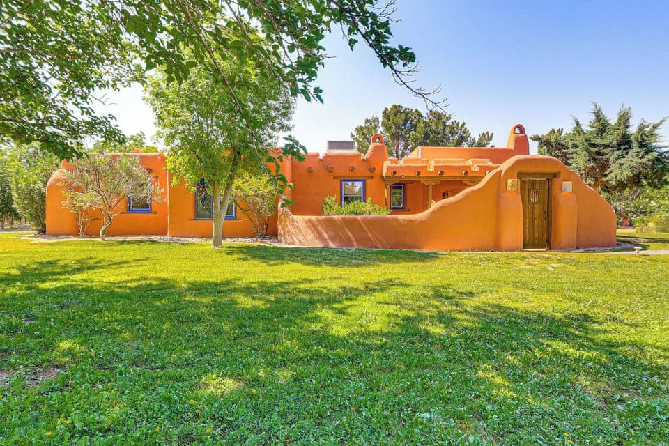 Las Cruces Vacation Rental | 3BR | 2.5BA | 2,850 Sq Ft | 1 Step to Enter