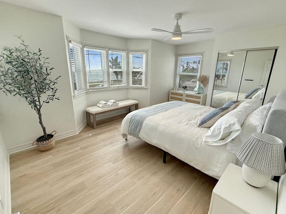 Bedroom 4 (second floor)