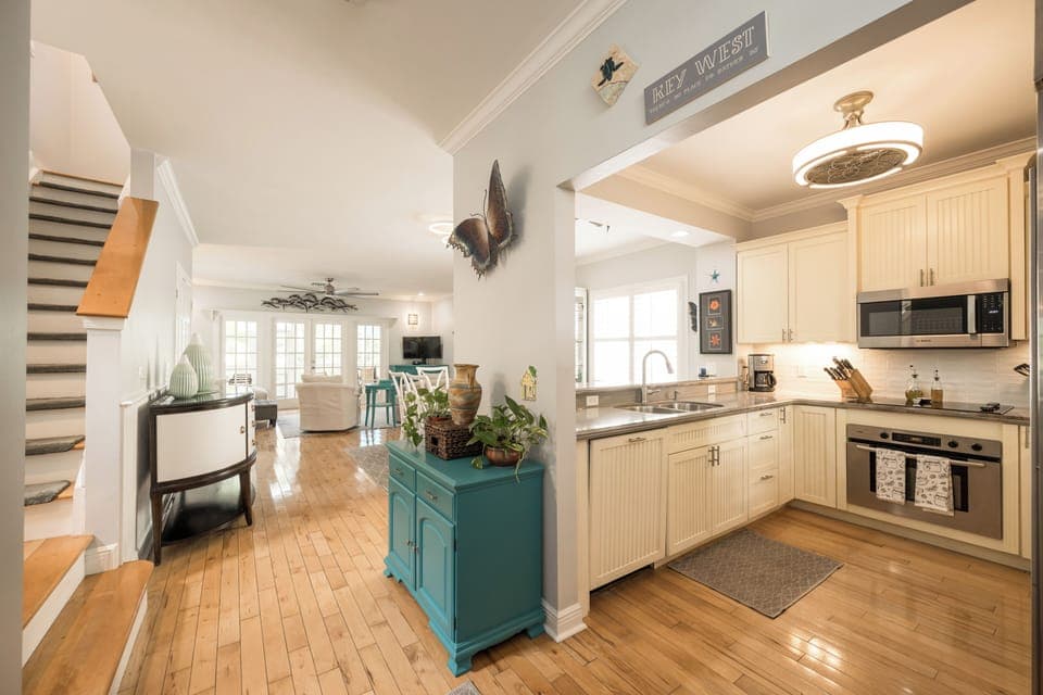 Well Appointed Kitchen with Dishwasher 