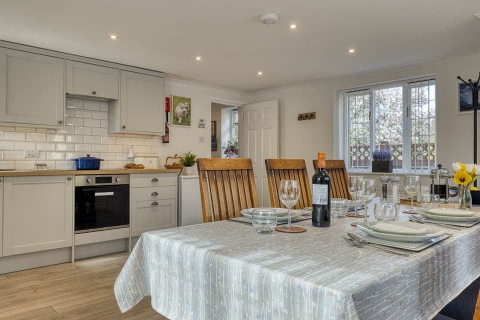 Augusta Cottage Kitchen - StayCotswold