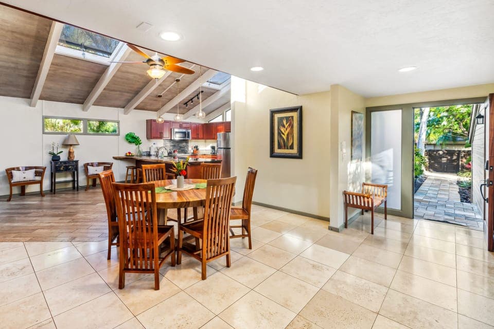 Dining Area, Kitchen & Front Door