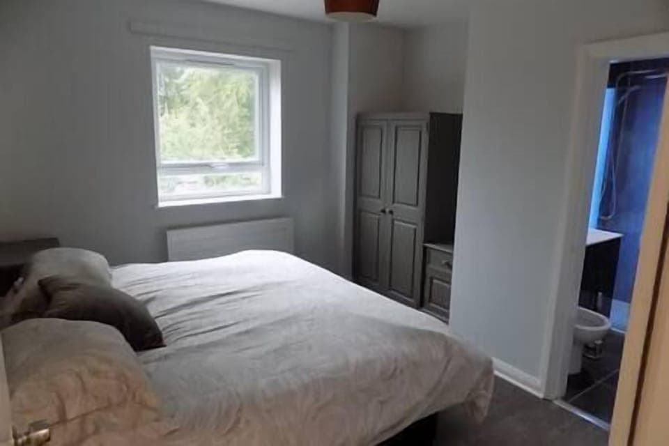 Room 2 - Ensuite Super-king or Twin