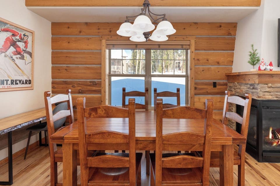 6 person Dining Area