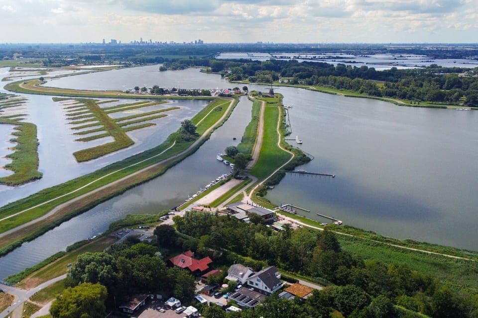 Surroundings [summer] (1-5 km)