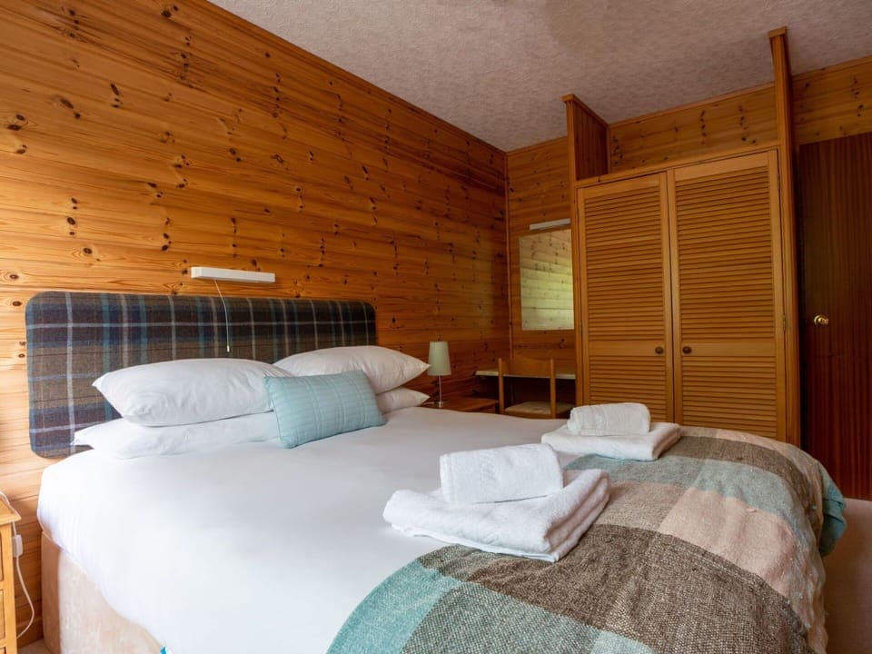 Property, Furniture, Building, Comfort, Textile, Wood, Interior Design, Bed Frame, Bed