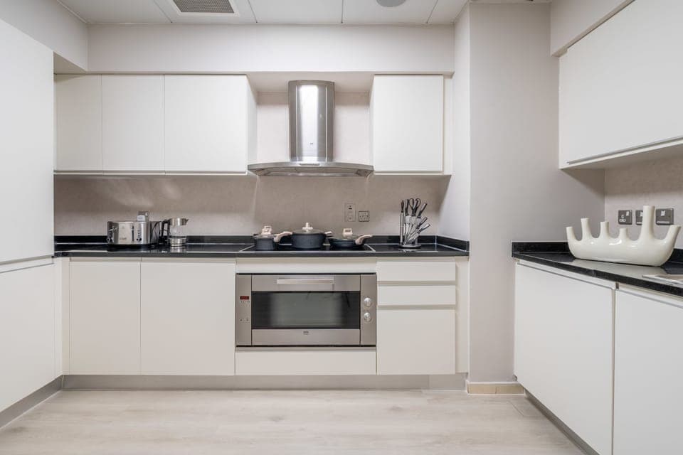 Fully equipped kitchen (nespresso machine not pictured)