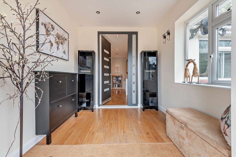 8593092 interior16 800