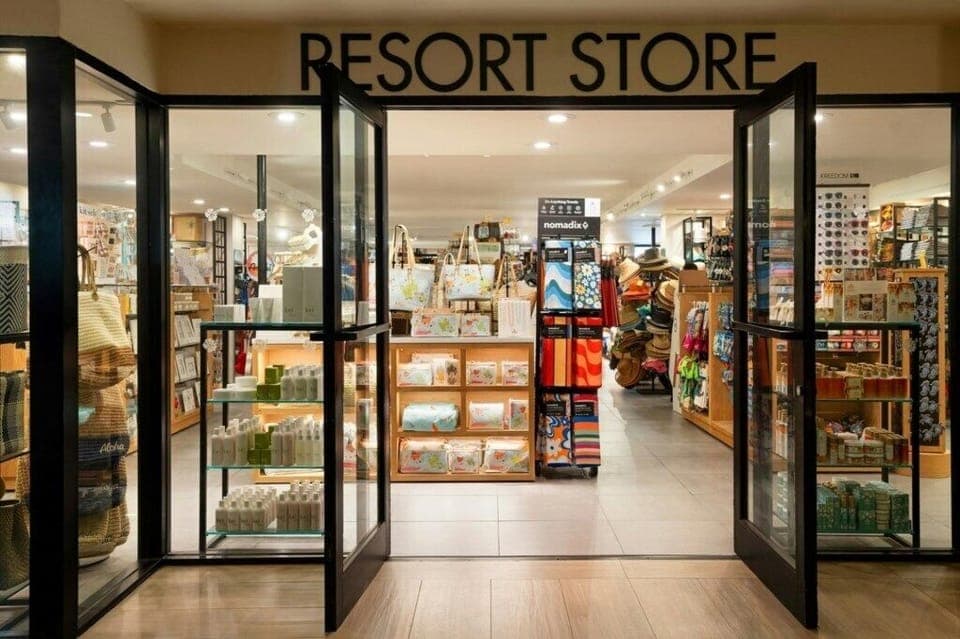 Marriotts Waikoloa Ocean Club_23_lamont-s-gift-sundry.jpg