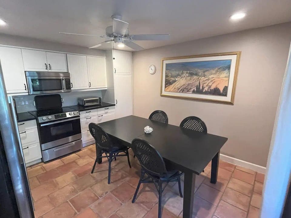 Kitchen / dining area