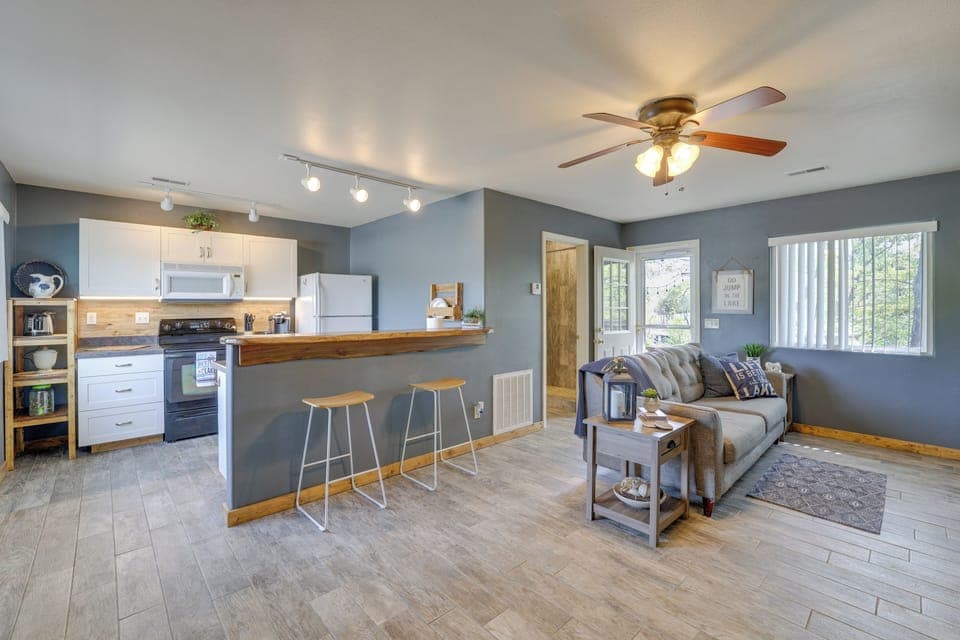 Interior | Central Heating & A/C | Free WiFi