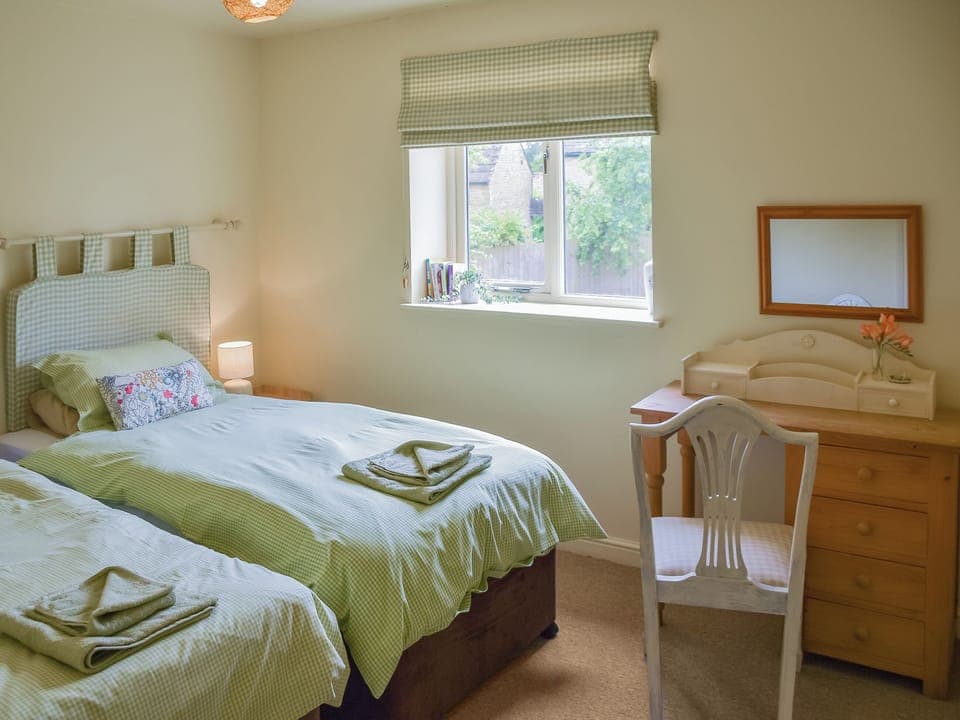 Twin bedroom | Lily Pad 4 - Lily Pad Cottages, Nassington, near Stamford