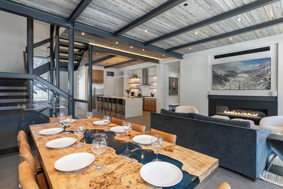 2.4-nirvana-telluride-dining-1