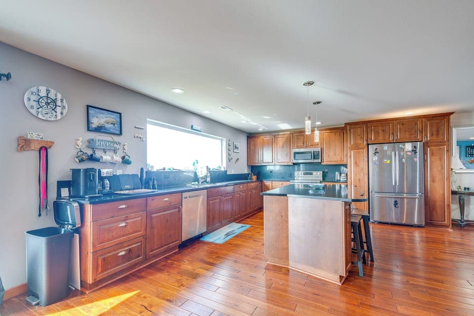 Kitchen | 2nd Floor | Breakfast Bar | Cooking Basics | Instant Pod Coffee Maker