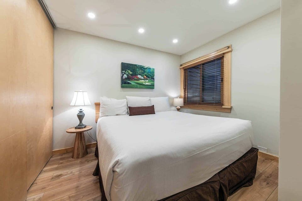 4115 Coyote Fork Truckee CA-print-007-005-Interior-3209x2139-300dpi