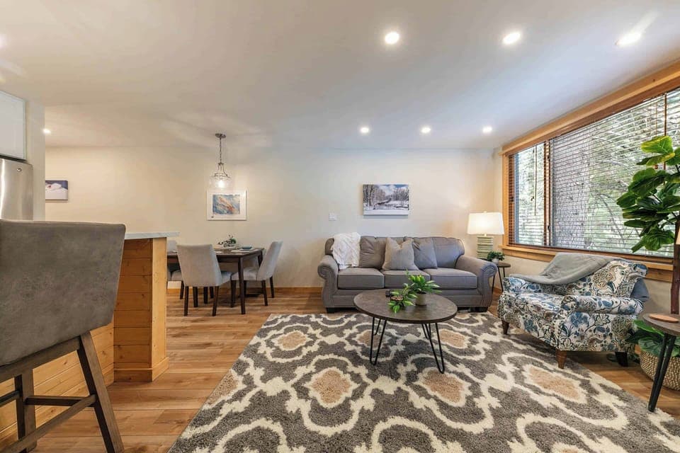 4115 Coyote Fork Truckee CA-print-016-016-Interior-3309x2206-300dpi