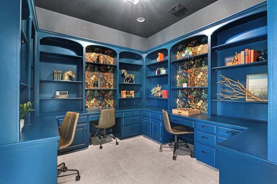 Large study perfect for remote working getaway