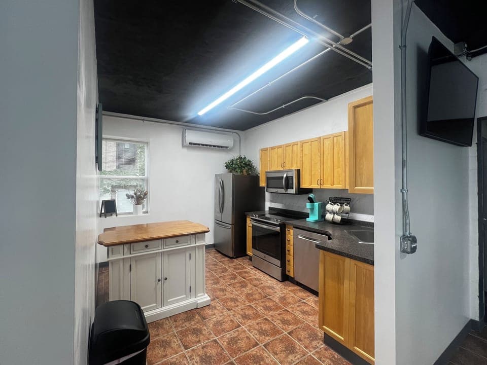 Full Kitchen 