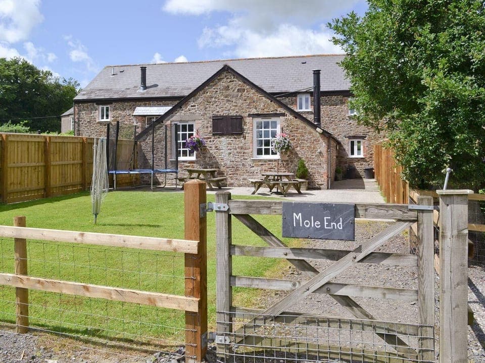 f55140ac-9b5f-44a5-a02f-674098315126