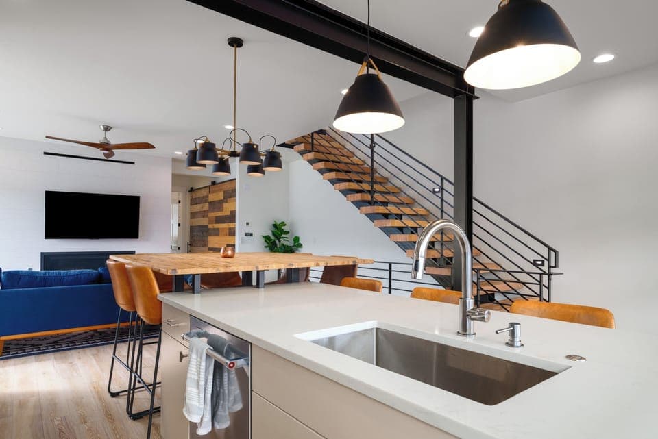 Deep double sink in the kitchen