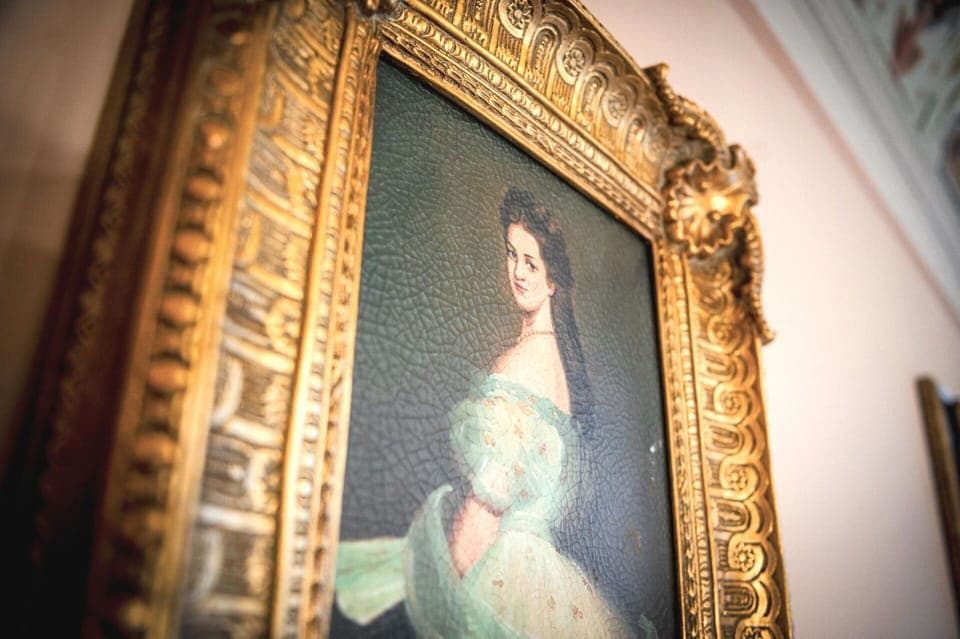 Double bedroom detail