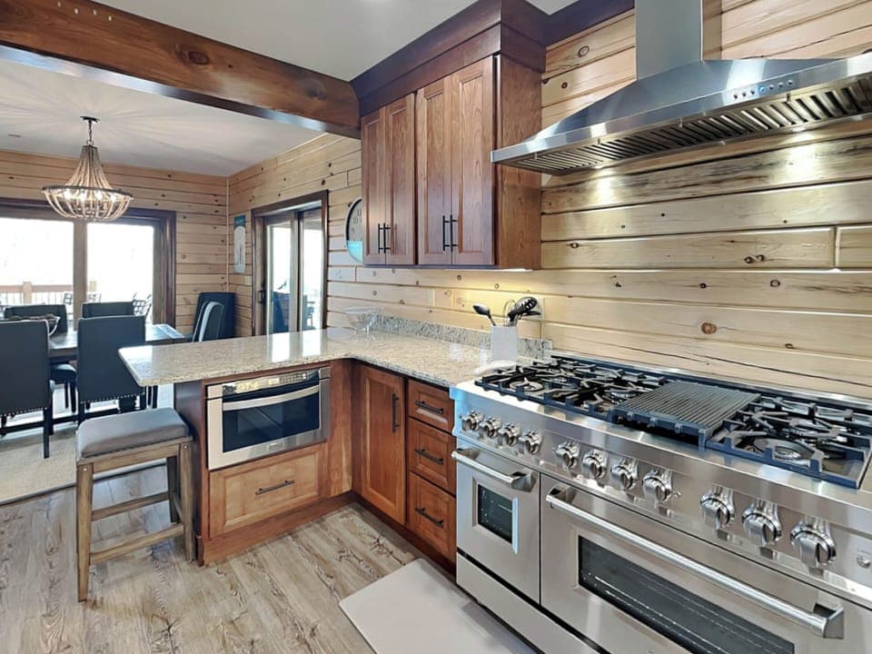 Full Kitchen