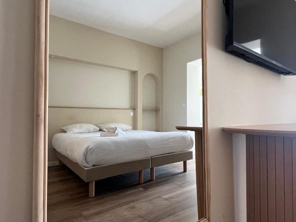 Unit with Double bed