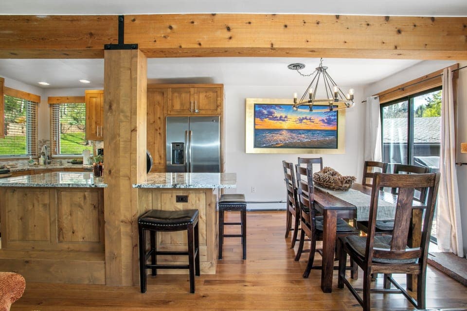 Kitchen and dining area