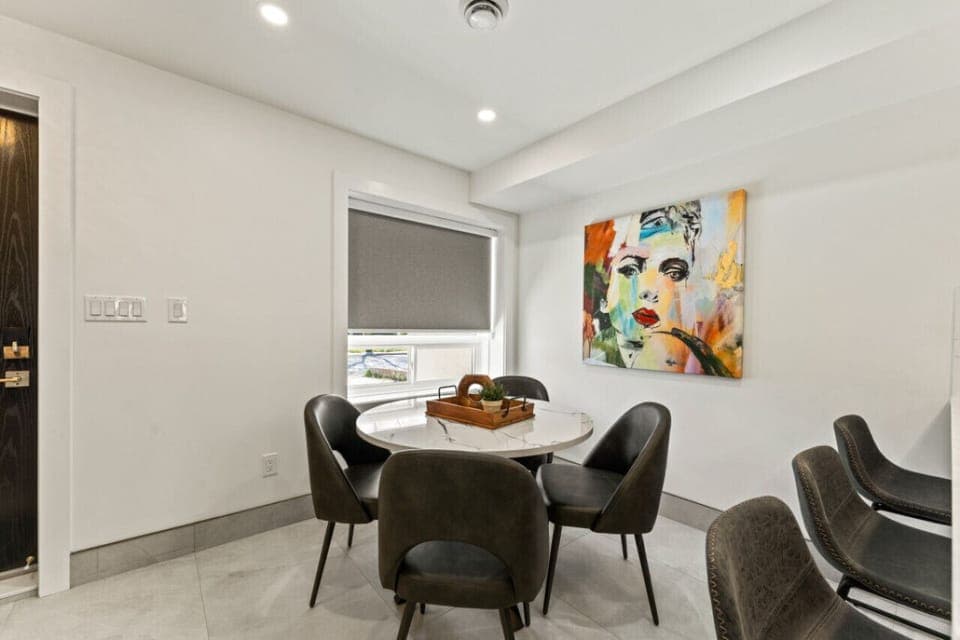 Metallic accents on décor or lighting provide a polished touch.