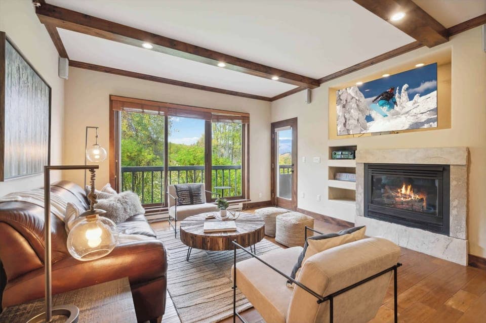 1698254608130-2044-6