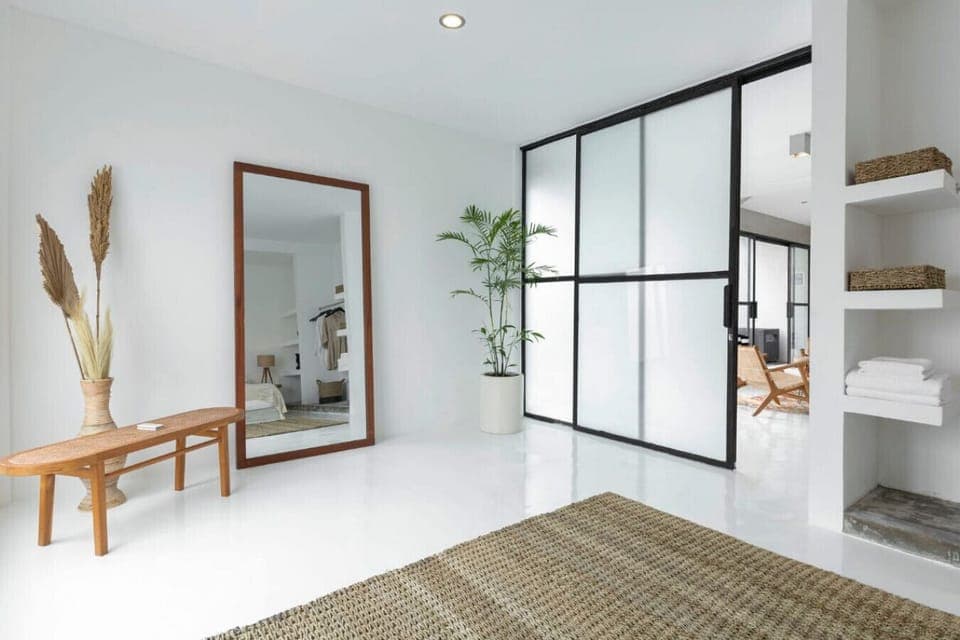 Admire the beauty of our stunning mirror and decorative items.