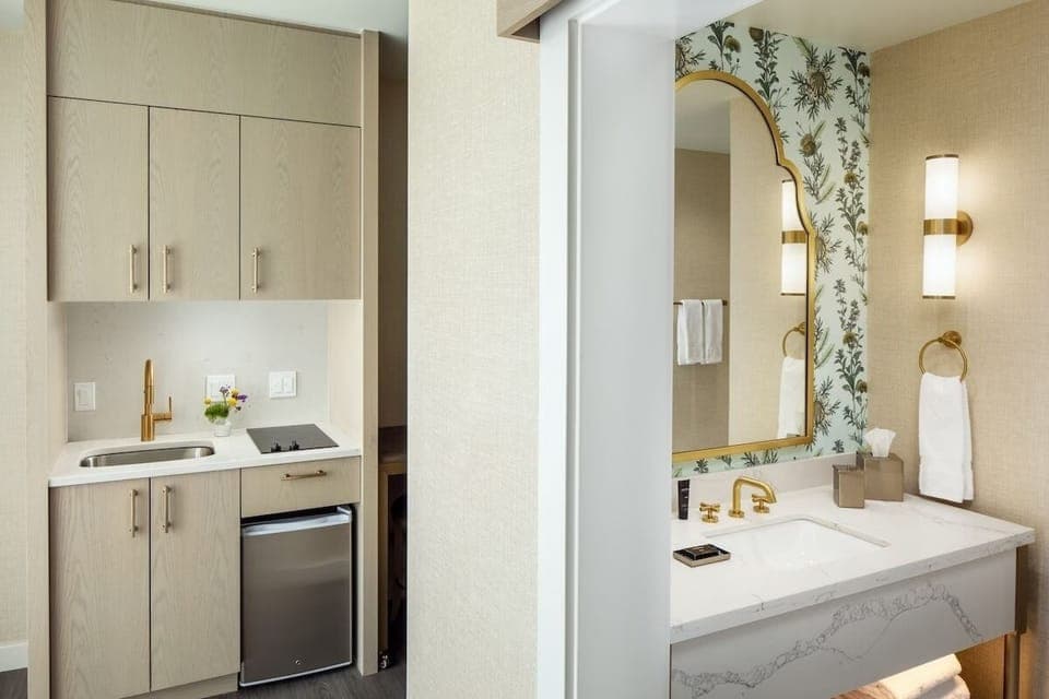 Prepare simple snacks easily in the sleek in-room kitchenette.