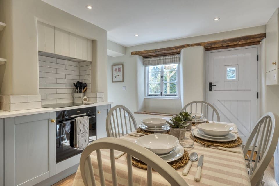 Old Post Office Cottage Kitchen - StayCotswold