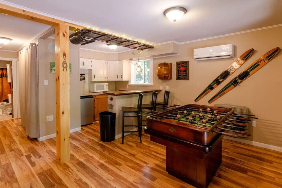 Bar and Games