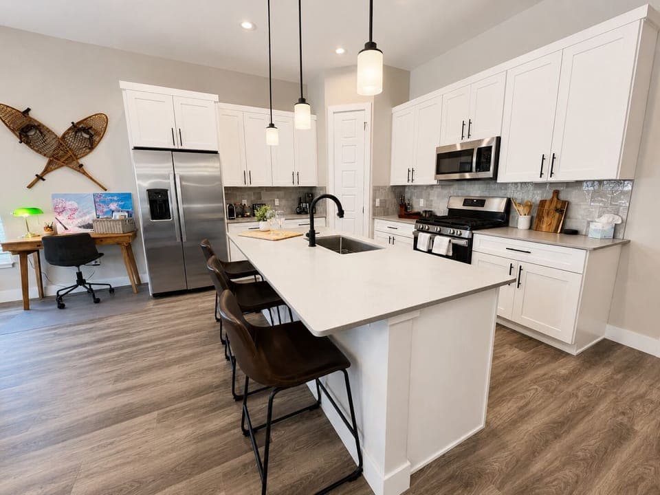 Fully Stocked Kitchen