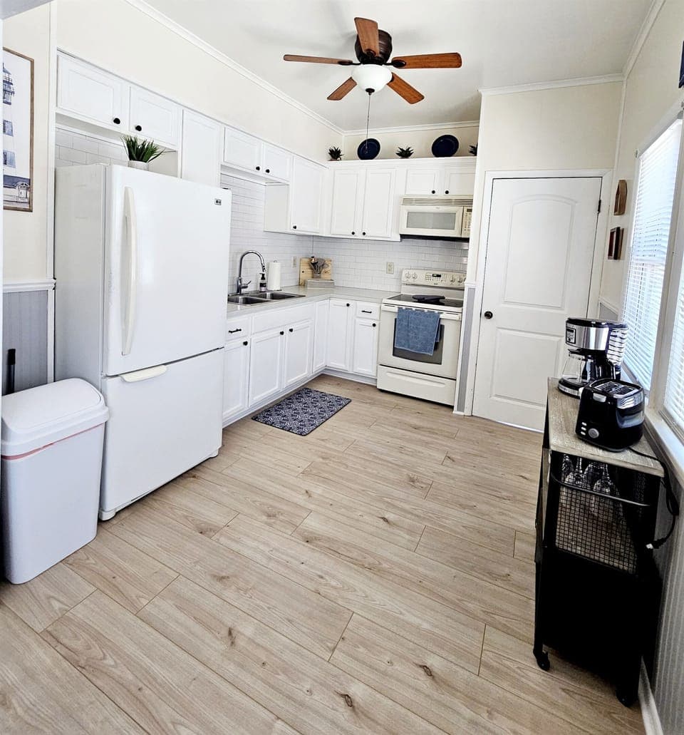 New 2025 remodeled kitchen with Dishwasher