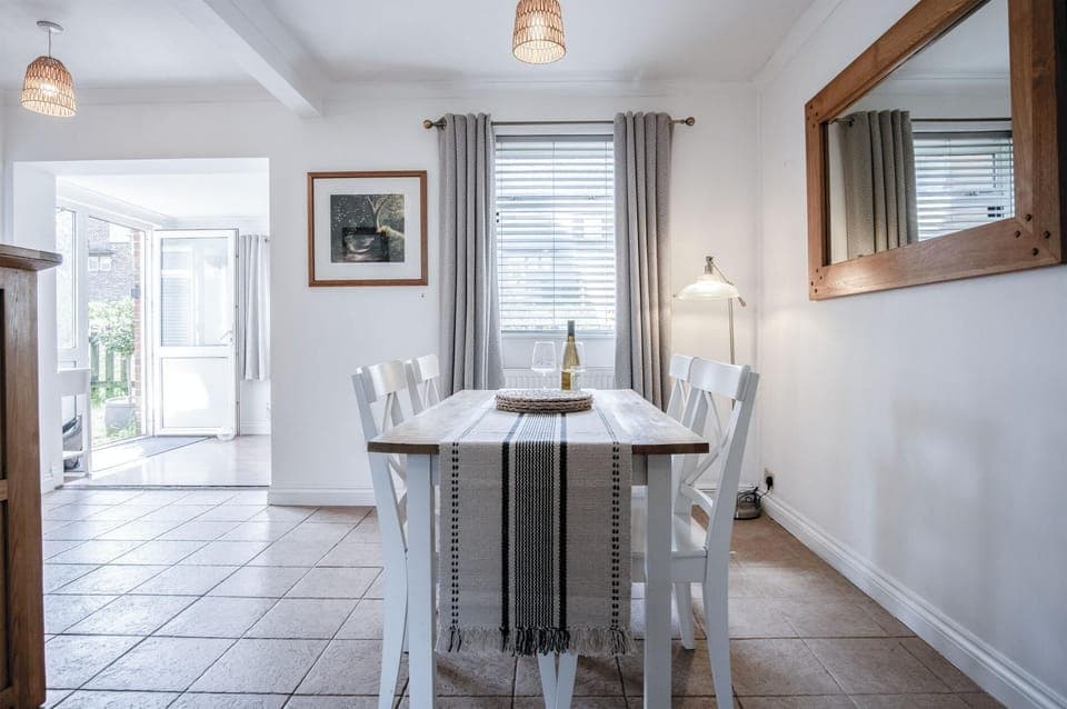 Sunderland Avenue - 2 Bedroom - Pembroke Dock (19143)