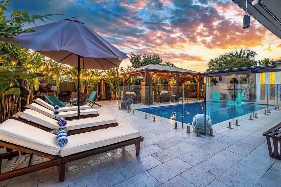 Hello from Bamboo Bliss! This peaceful retreat is perfect for recharging and enjoying a serene escape. Lounge by the saltwater pool, cook in the outdoor kitchen under the cozy gazebo, or fire up the pizza oven for a fun meal!