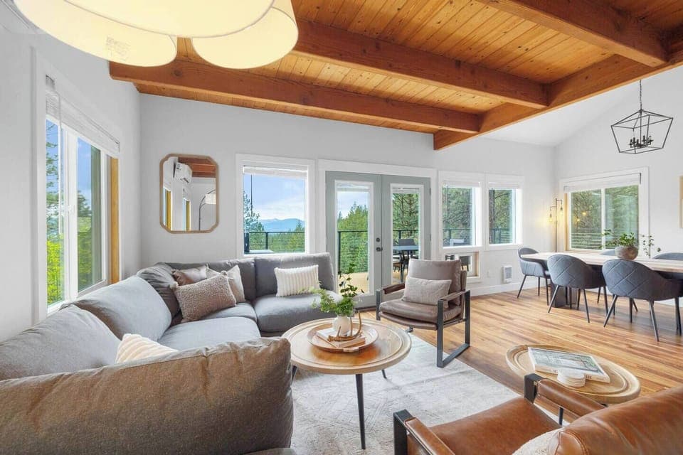 Living Room 1 ( Main Level)