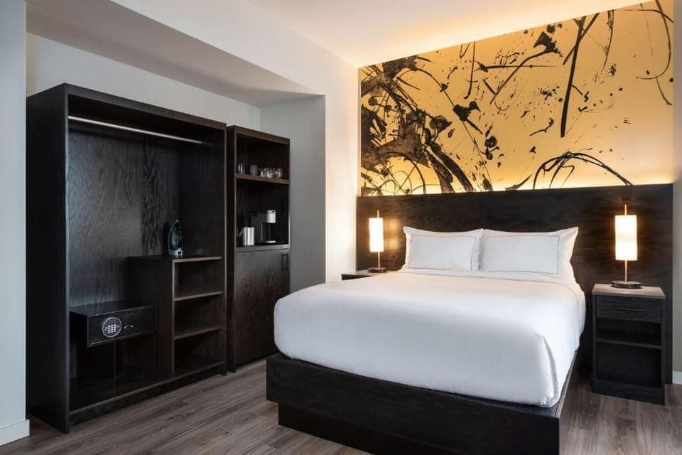 Unit with Queen size bed