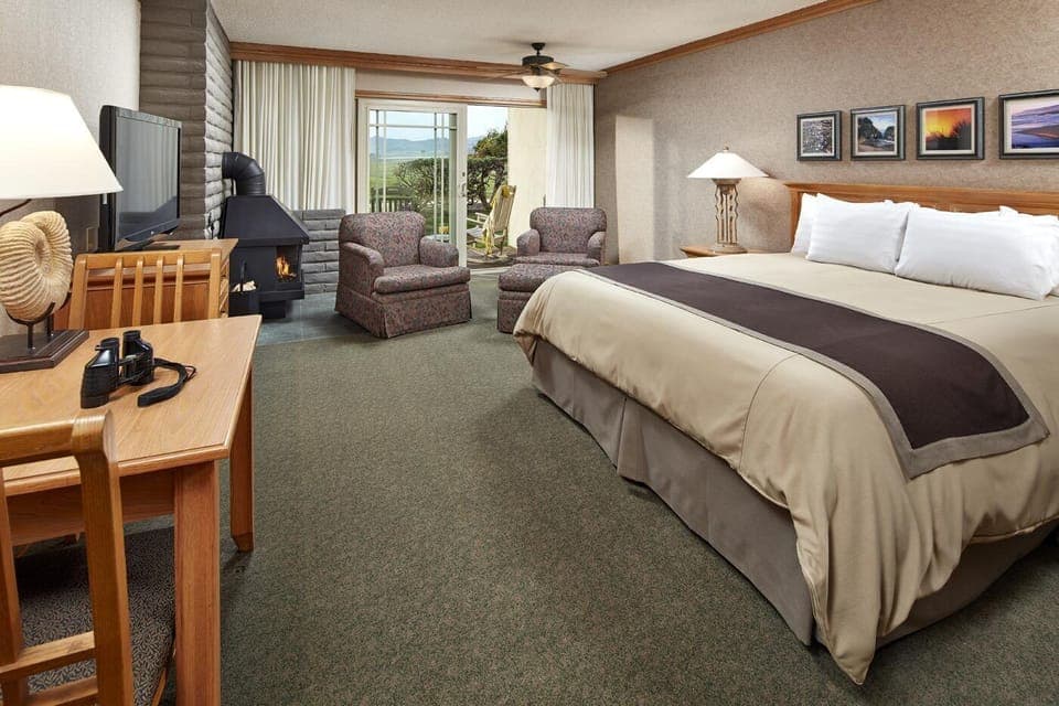 Unit with comfortable bed