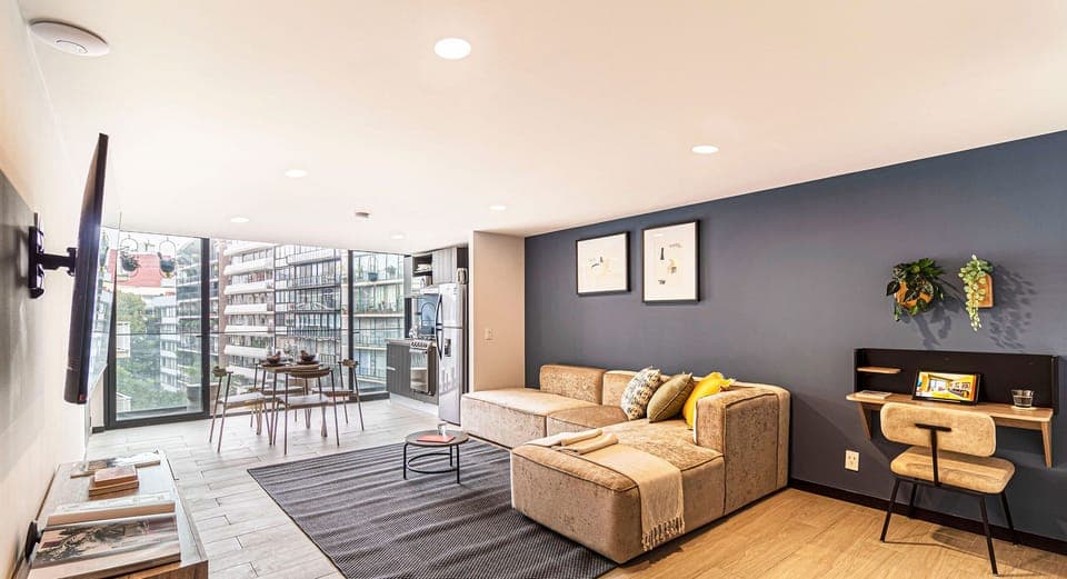 El mobiliario, la decoración y los servicios pueden variar ligeramente.