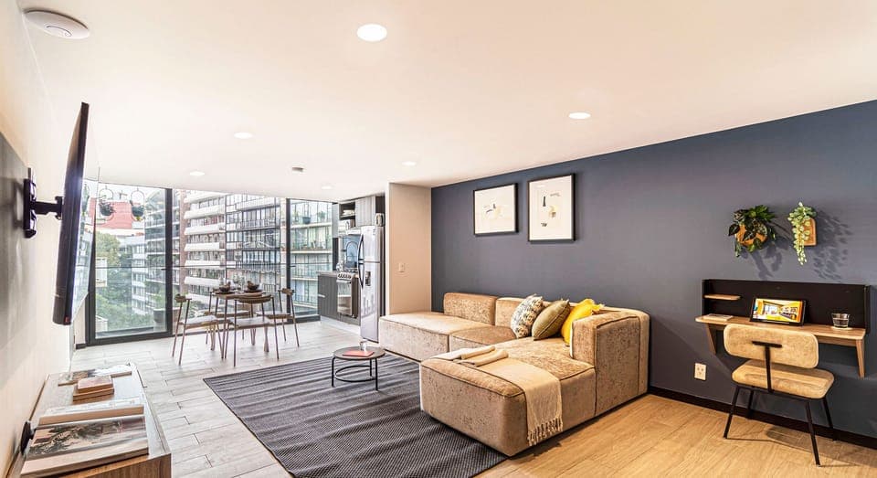 El mobiliario, la decoración y los servicios pueden variar ligeramente.