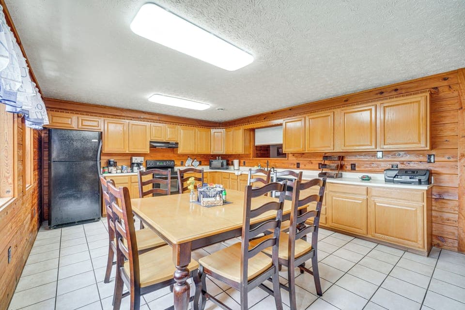 Dining Area | 1st Floor | Dishware & Flatware Provided