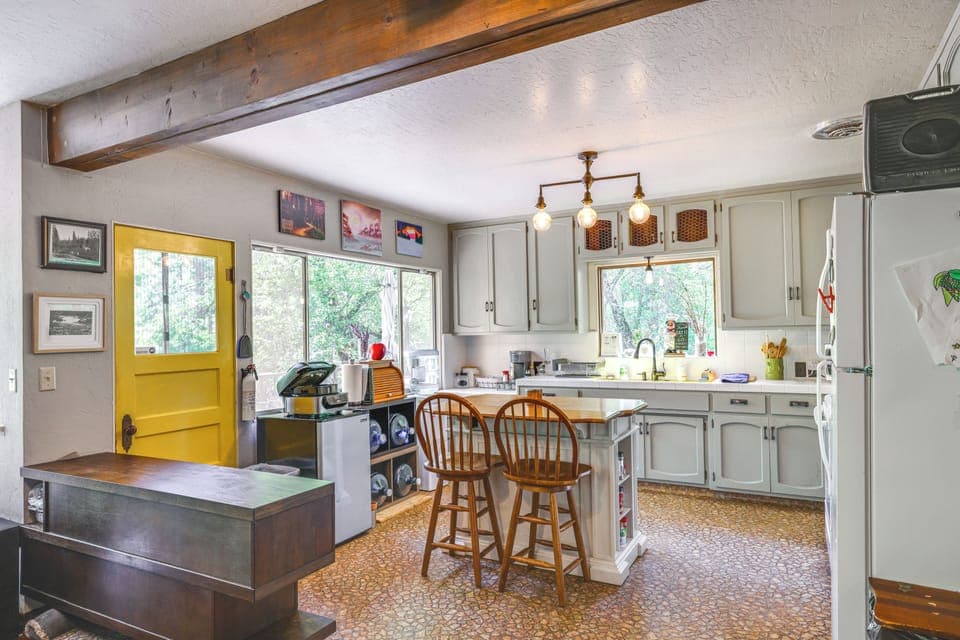 Kitchen | 1st Floor | Keurig Coffee Maker | Blender | Crockpot | Cooking Basics