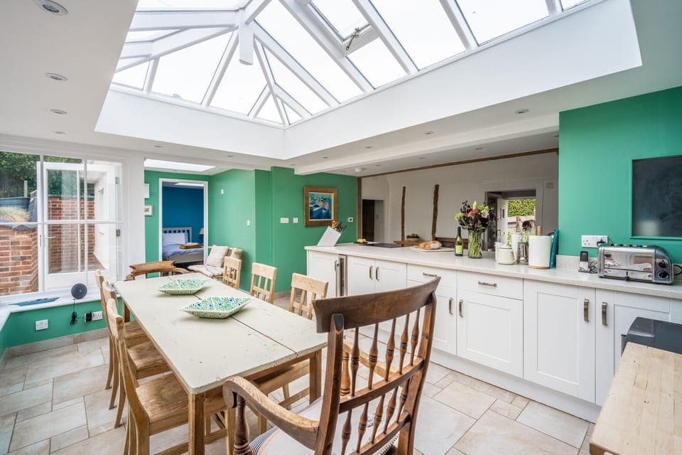 Myrtle Cottage, Friston:  A table made for connection and conversation